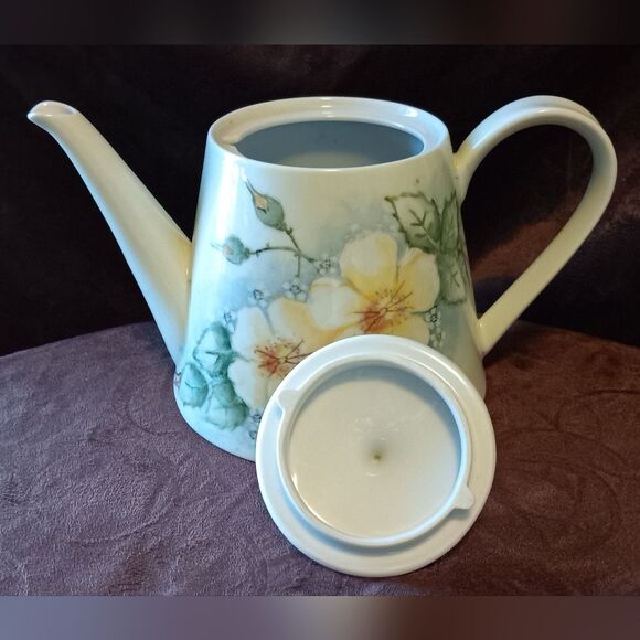 Vintage 1966 German Handpainted Porcelain Teapot & 4 Cups w/Matching Signatures - Picture 6 of 9